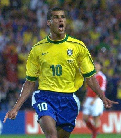 冯彬面临着 冯彬面临着